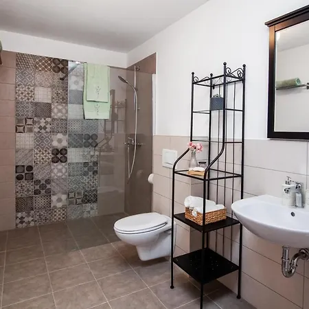 Apartman Tiny Garden