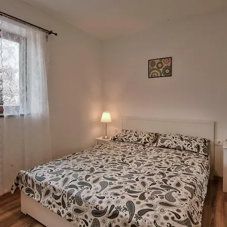 Apartman Tiny Garden