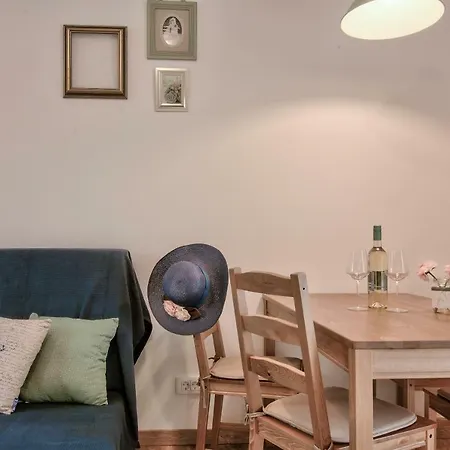 Apartman Tiny Garden