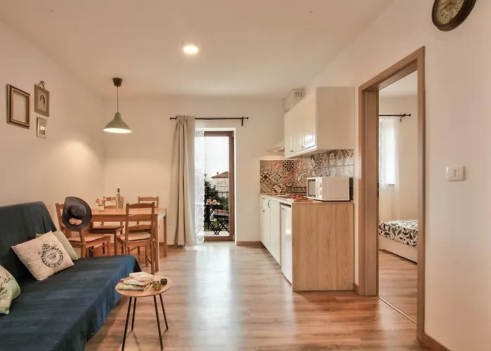 Tiny Garden 아파트