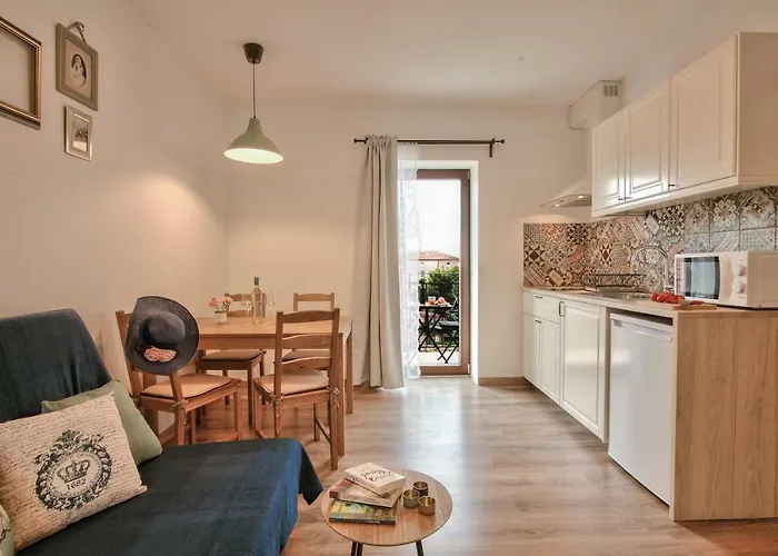 Tiny Garden 아파트 *